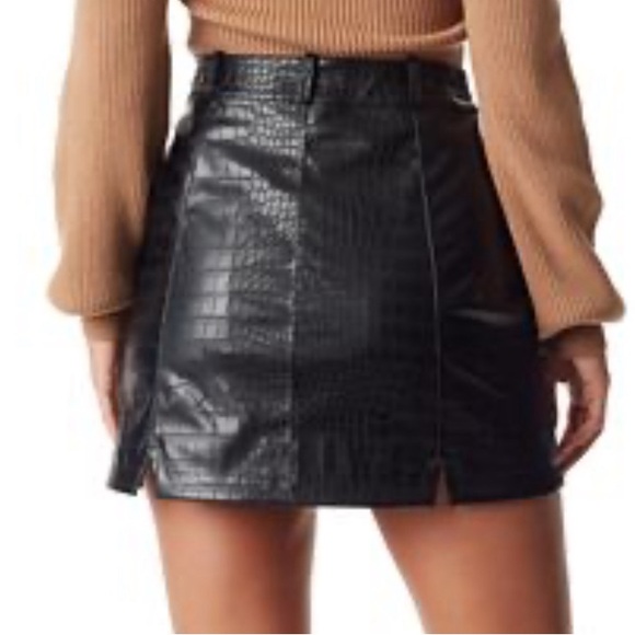 NWT SAM EDELMAN FAUX LEATHER CROC PRINT BUTTON MINI SKIRT SIZE S/XS - Picture 8 of 11